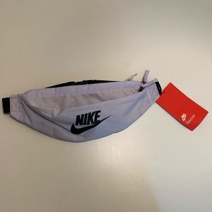 Nike Sportswear Heritage Hip Pack, Lilac